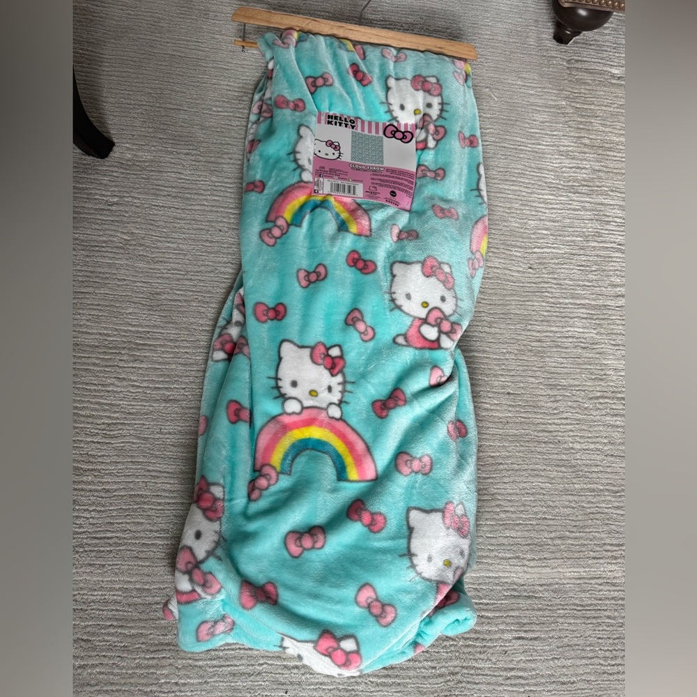 Hello Kitty Rainbow cloud throw blanket 50x 70 inches